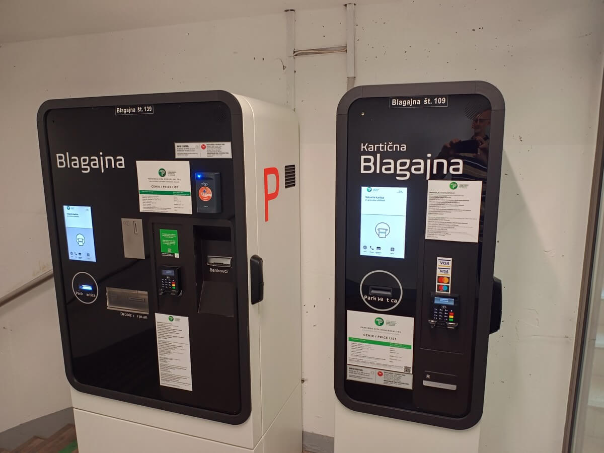 Parkirna hiša Kongresni trg