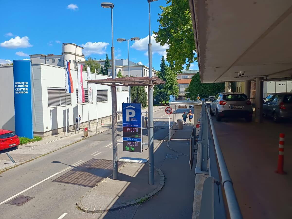 Parkirna hiša UKC Maribor